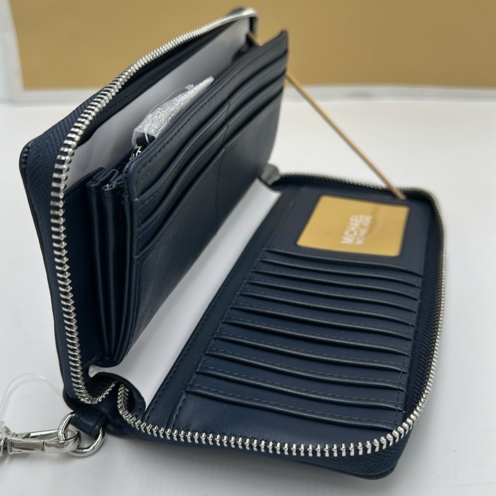 MICHAEL KORS Continental Wristlet Phone Case Wallet Navy
NWT - Picture 8 of 12